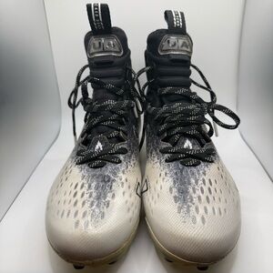 Under Armour Spotlight Football cleats size 9 EUC